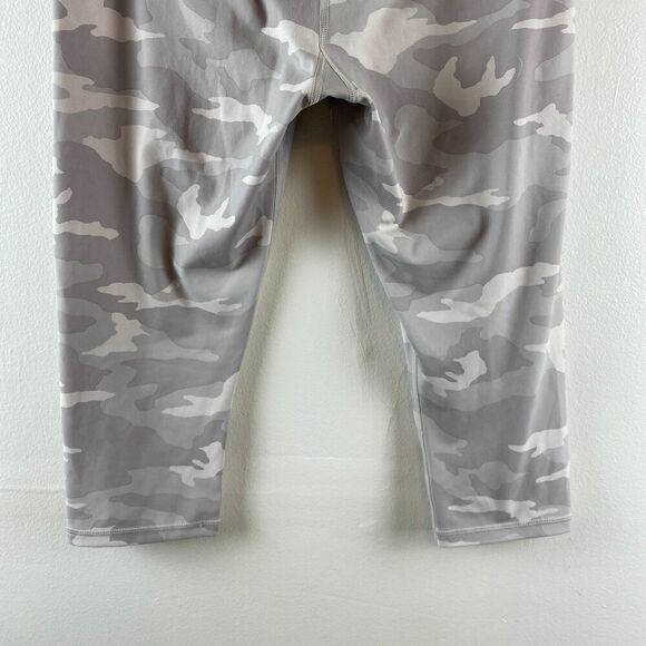 Athleta Elation Camo Light Gray 7/8 Leggings Activewear Athleisure Running M - Picture 8 of 12